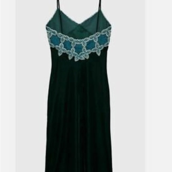 NEW ZARA FW21 LONG MAXI VELVET CROCHET LONG DRESS EMERALD GREEN - Picture 4 of 10